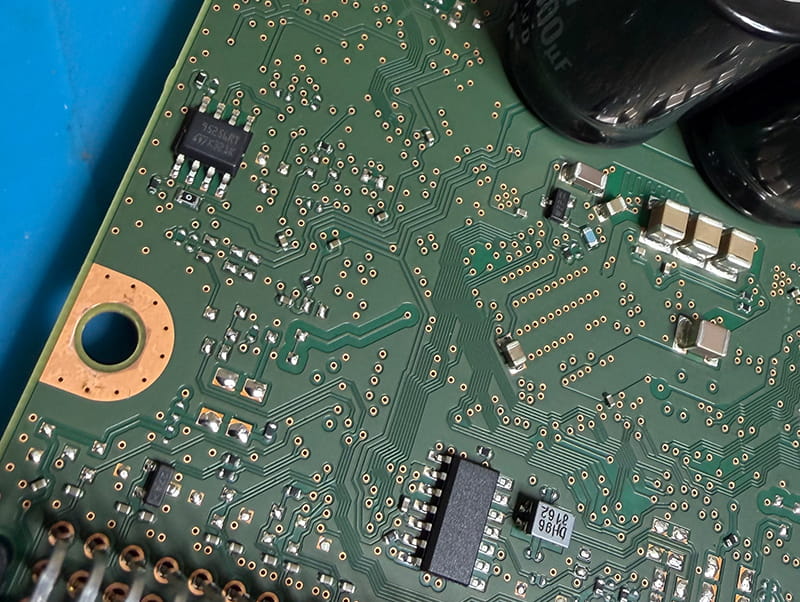 Naprawa sterownika airbag do samochodów marki Toyota & Lexus na procesorach CYT2B93BAC.